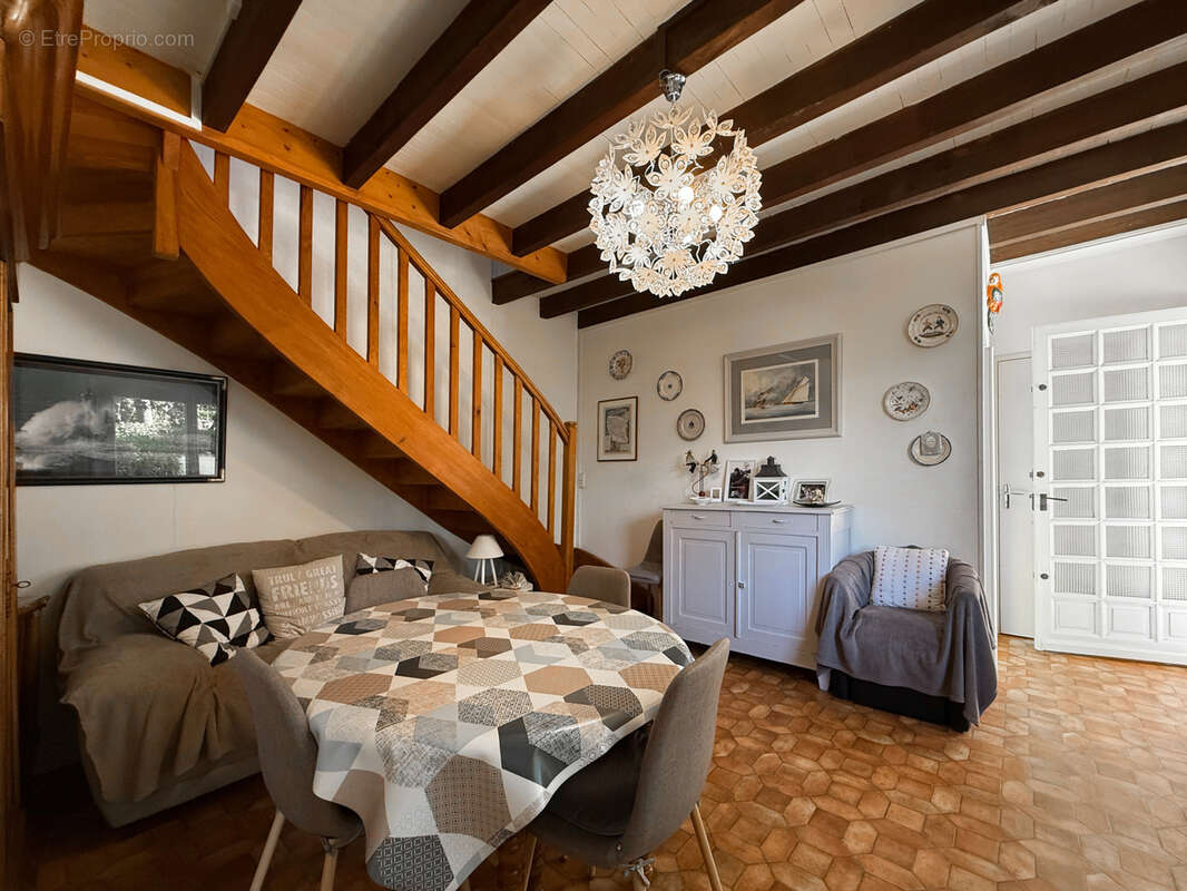 Maison à MESCHERS-SUR-GIRONDE