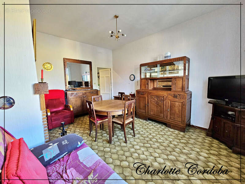 Maison à FEUGAROLLES