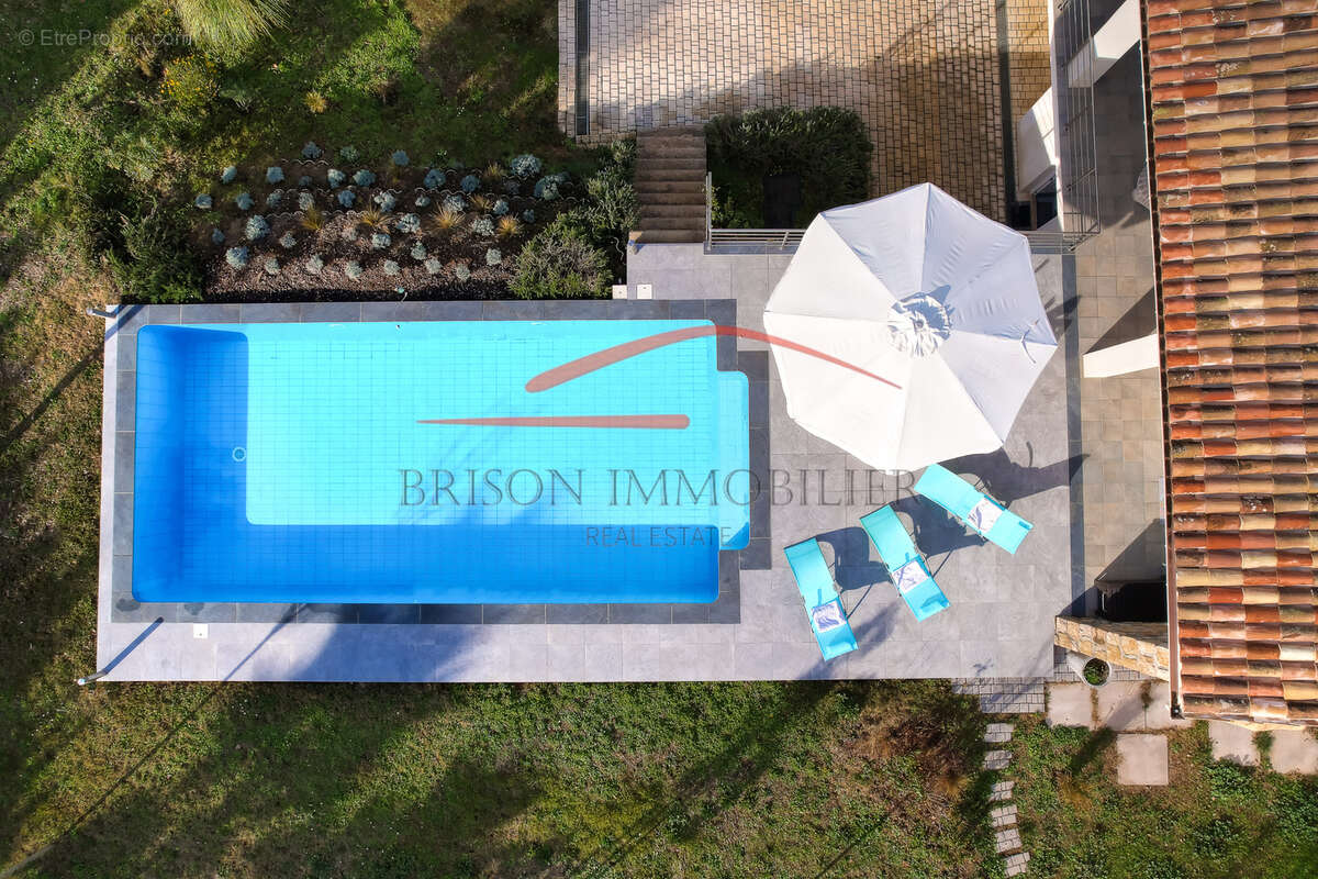 Maison à ROQUEFORT-LES-PINS