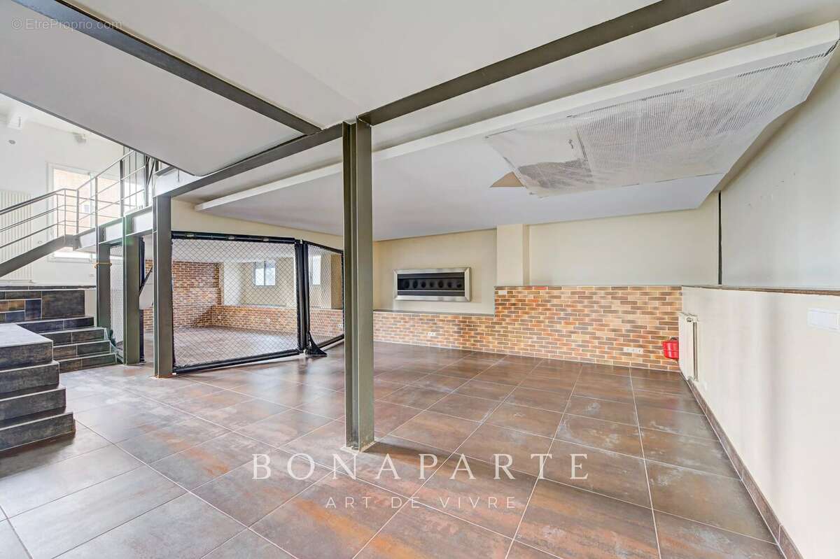 COLOMBES gare - Loft de 205 m²  Terrasse privative  Double parking - photo 7