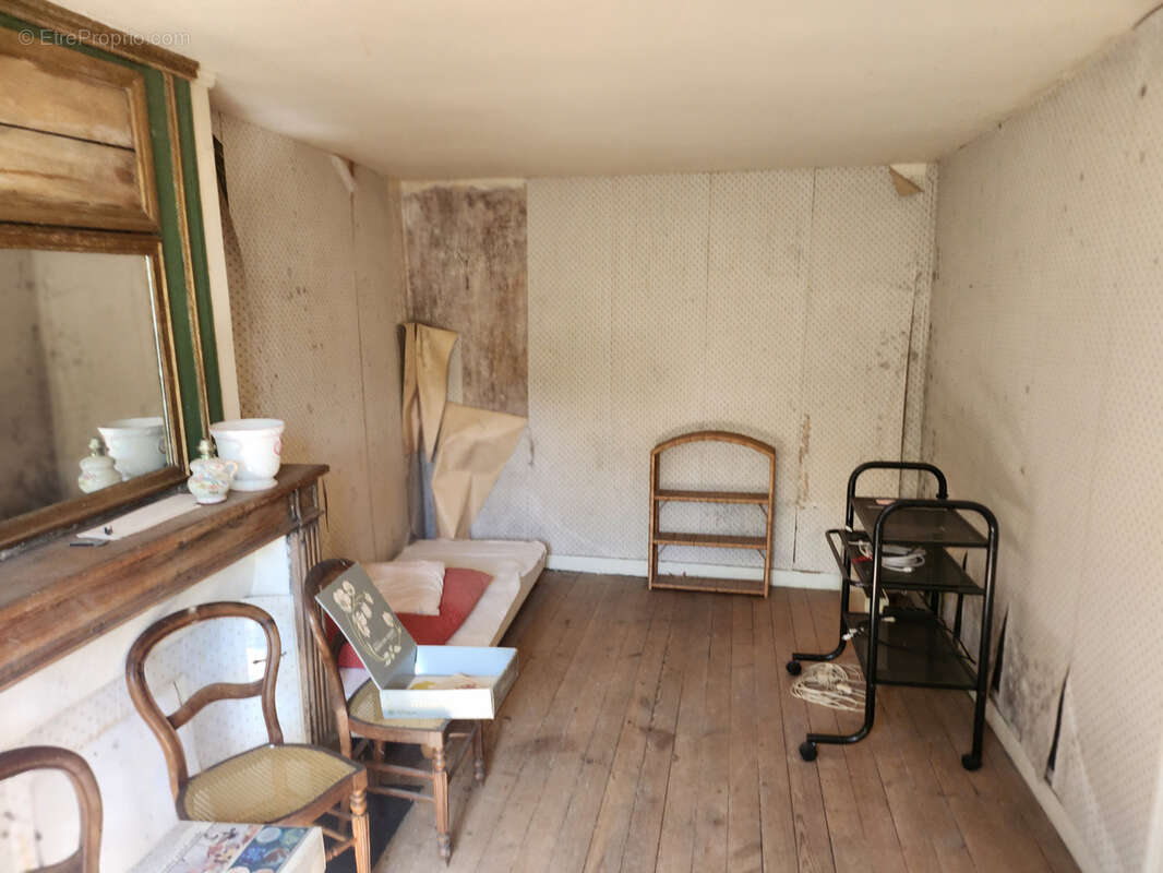 Maison à LA QUEUE-LES-YVELINES