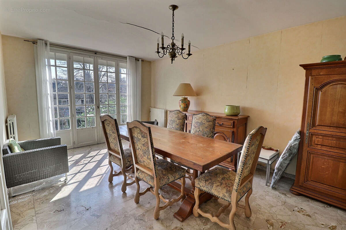 Maison à SAINT-ARNOULT-EN-YVELINES