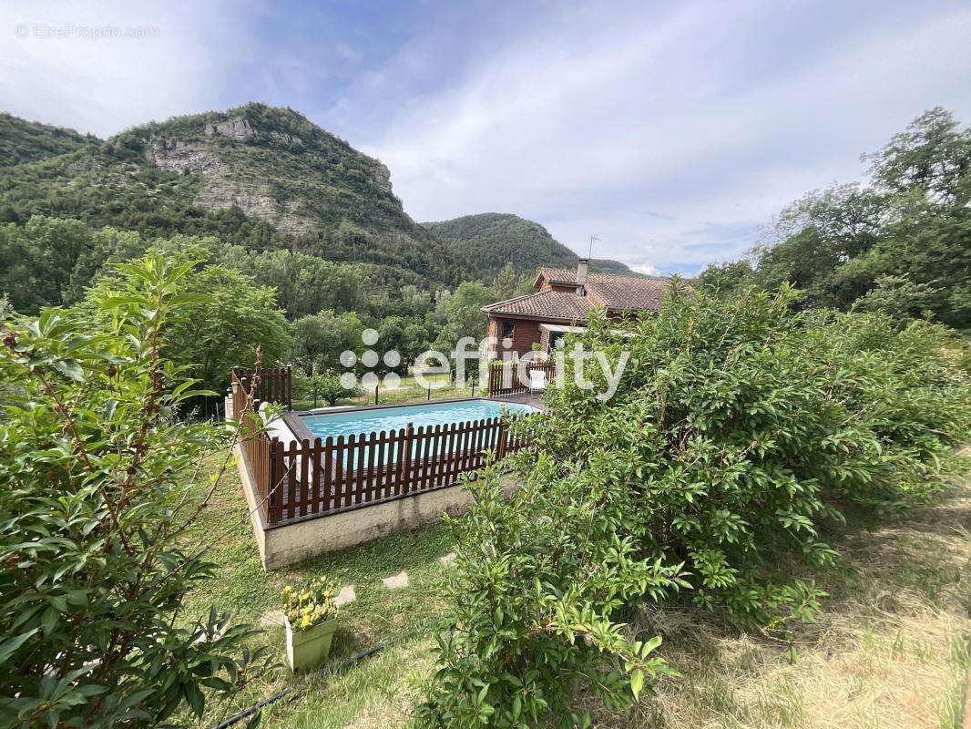 Maison 178 m² à Flaviac  - photo 24