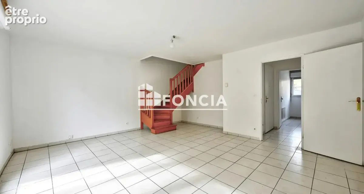 Découvrez cette agréable maison de 79 m² construite en 2004, située sur une parcelle de 182 m² au sein d’une résidence sécurisée - photo 3