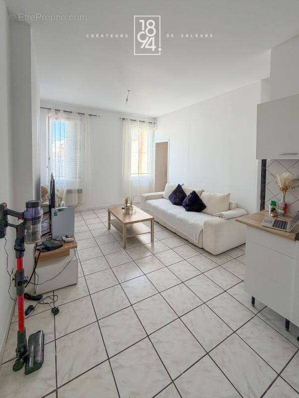 Appartement à MARSEILLE-5E