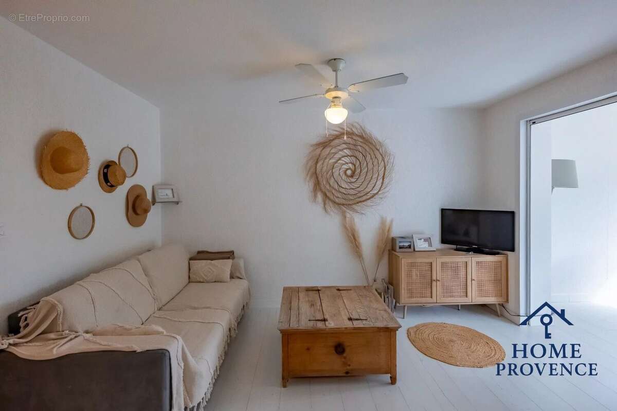 Appartement 3 Pièces - Rénové & Meublé - Six-Fours-les-Plages - photo 2