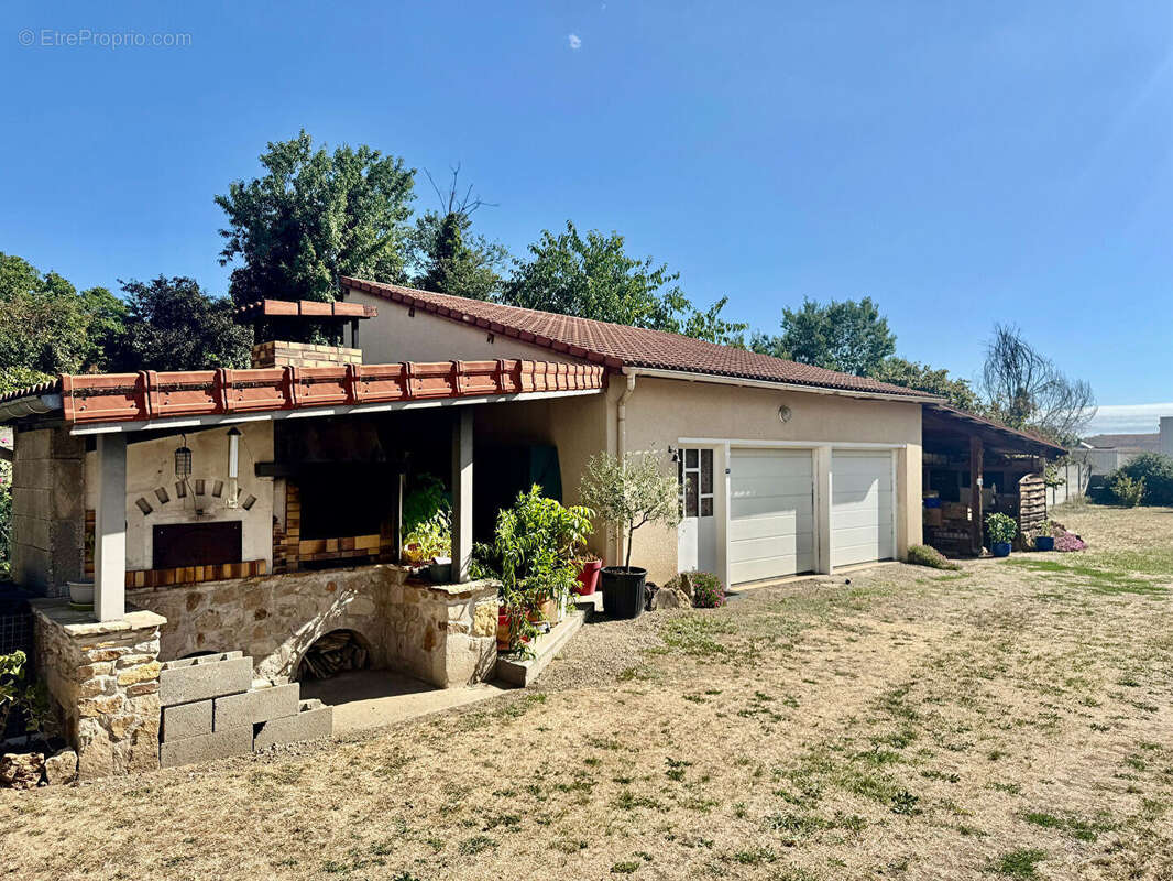 CLERMONT-FERRAND / Plain-pied à vendre avec 3 chambres au calme et terrain piscinable  ! - photo 11