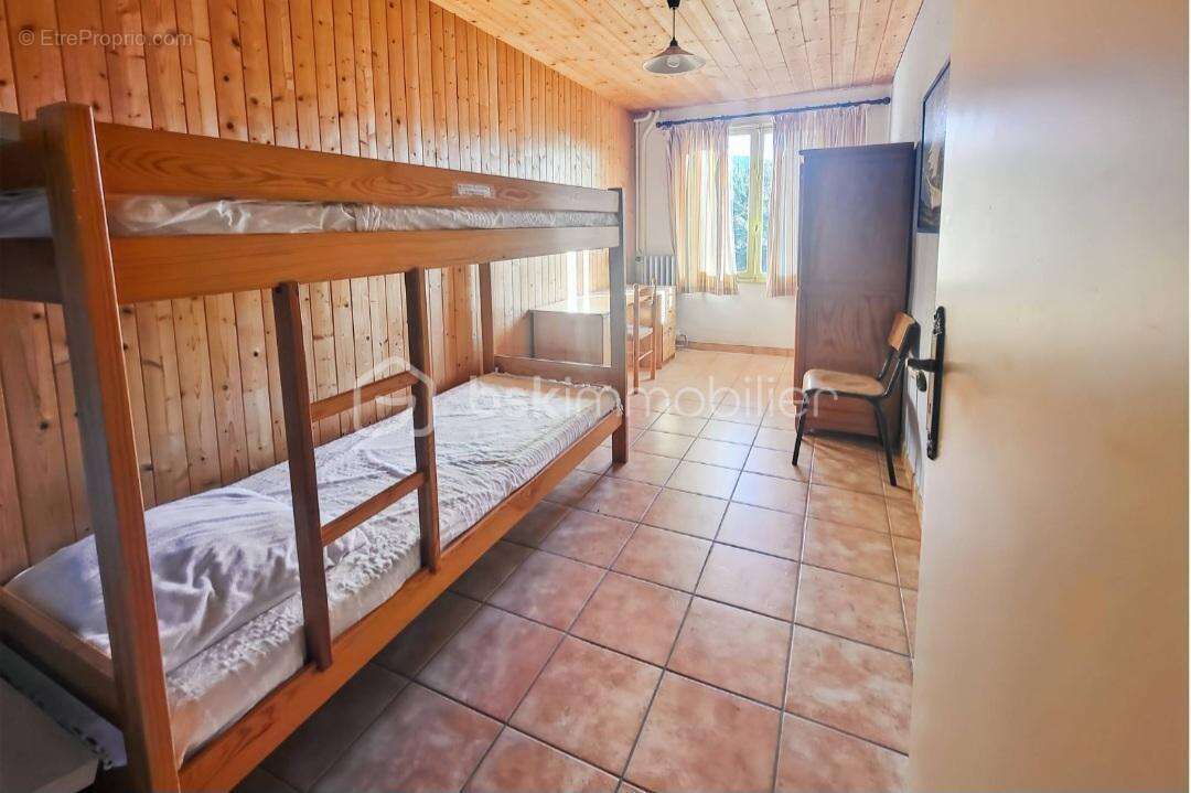 ***Opportunité rare pour investisseurs *-*vaste bâtisse de caractère à Embrun-*** - photo 10