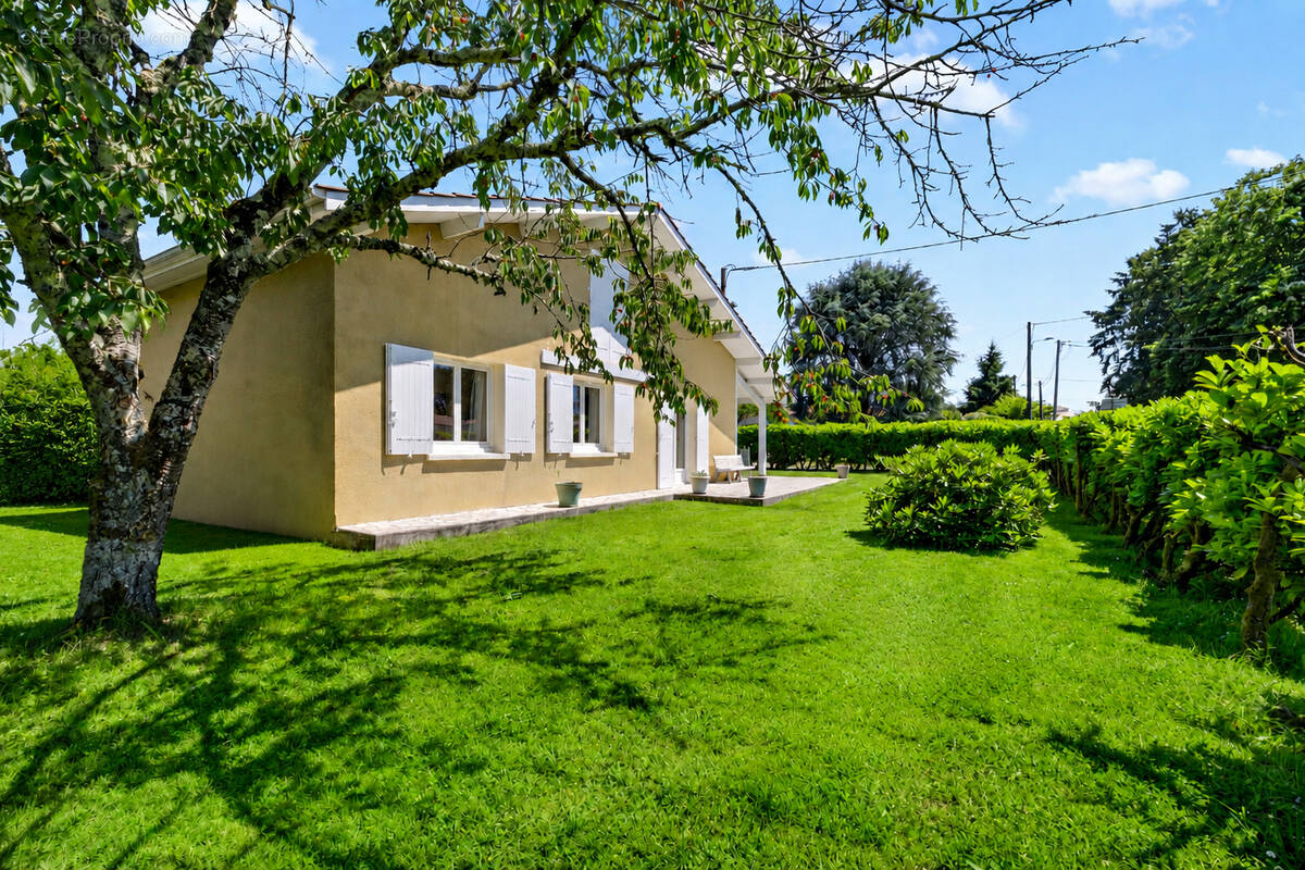 Maison à LEOGNAN