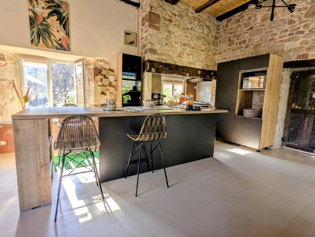 Photo 1 - Maison à SALLES-LA-SOURCE