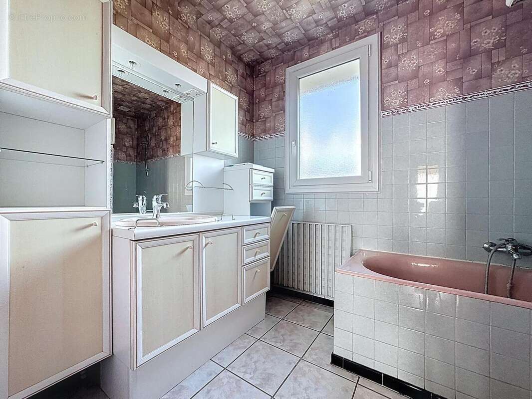 Photo 9 - Maison à LA CHAPELLE-SAINT-LAURENT