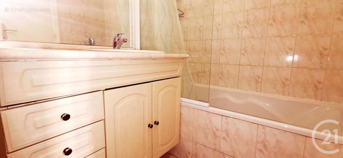 Appartement à ROQUEBRUNE-CAP-MARTIN