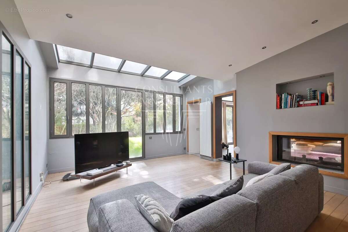 Maison à ISSY-LES-MOULINEAUX