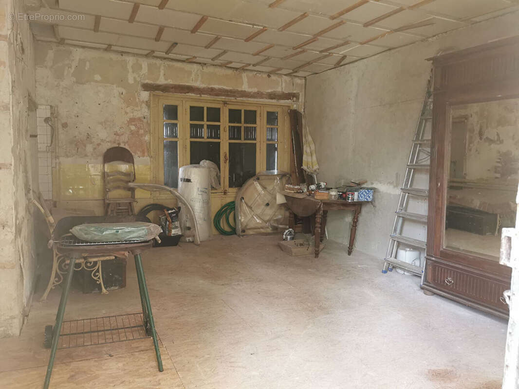 Maison à YZEURES-SUR-CREUSE