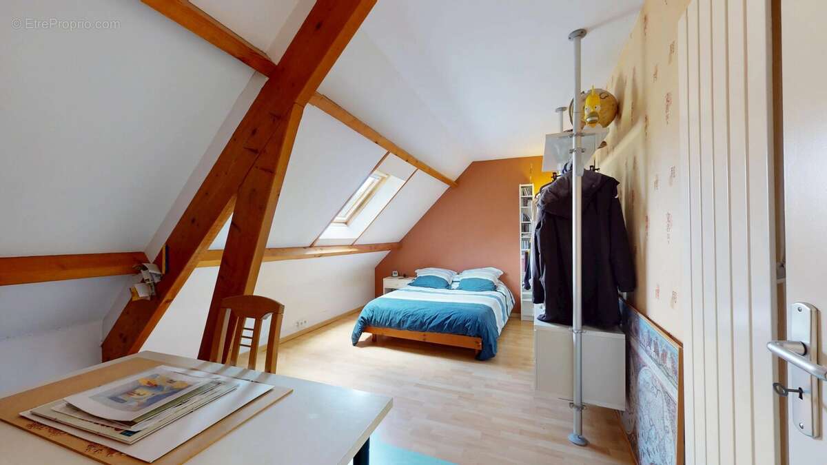 Maison à COUBRON
