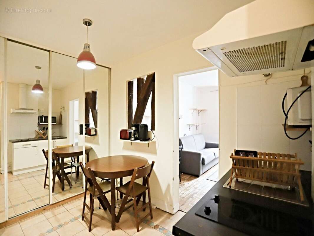 Appartement à PARIS-18E