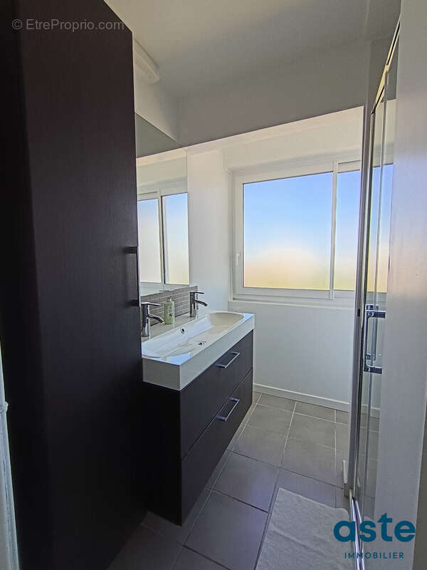 salle d'eau neuve douche à l italienne - Appartement à BREST