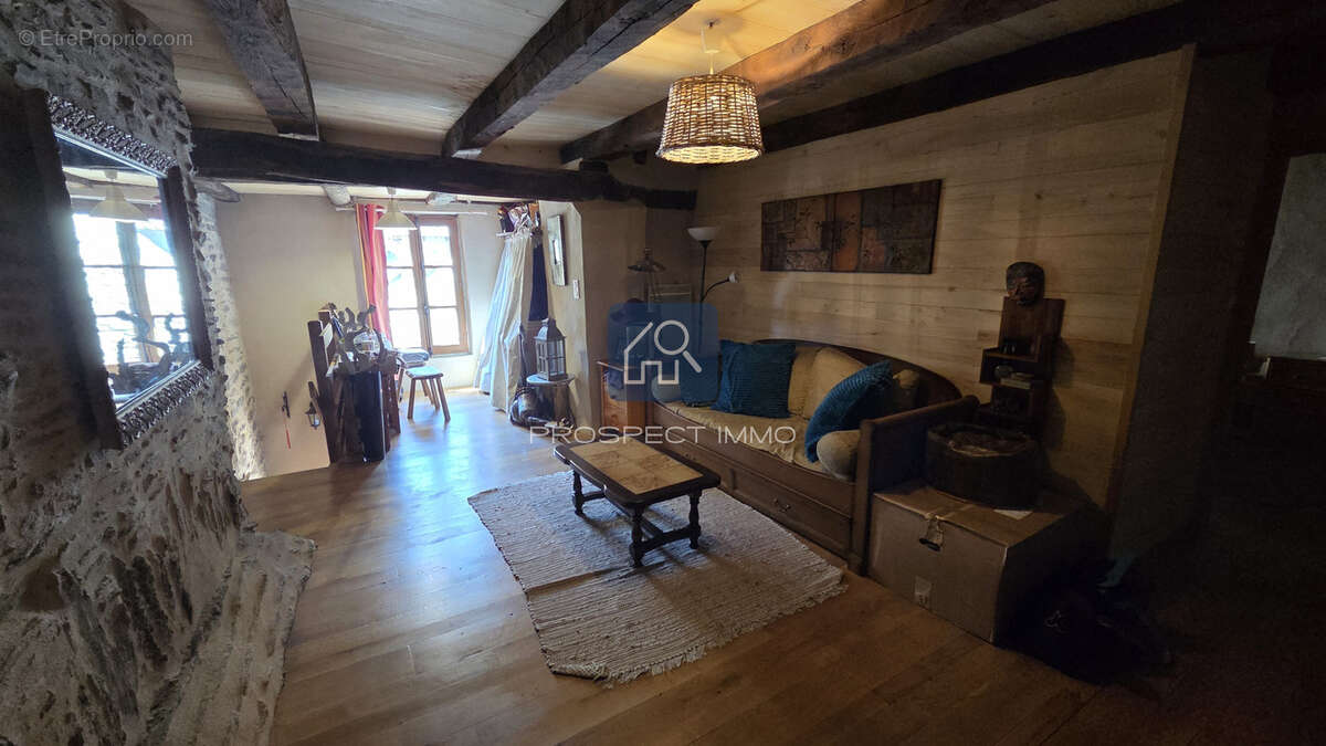 Maison à ESTAING