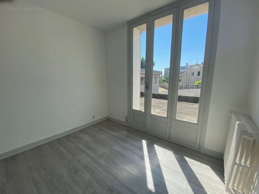 Appartement à GUILHERAND-GRANGES