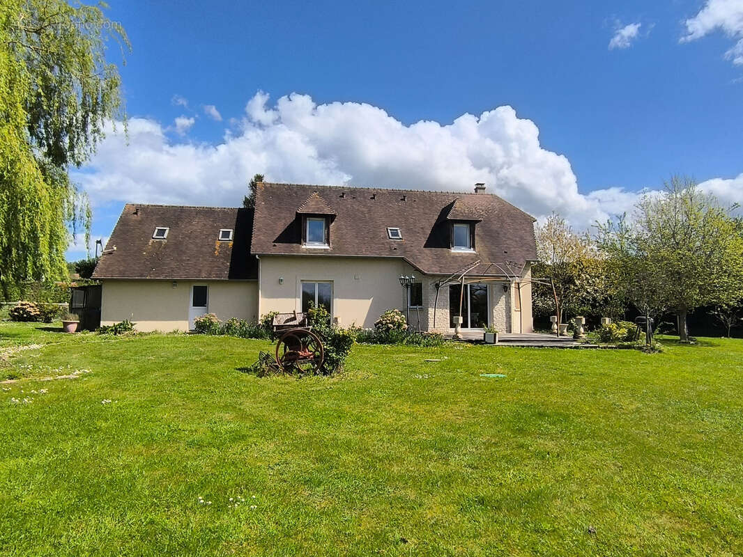 Maison à BONNEVILLE-SUR-TOUQUES