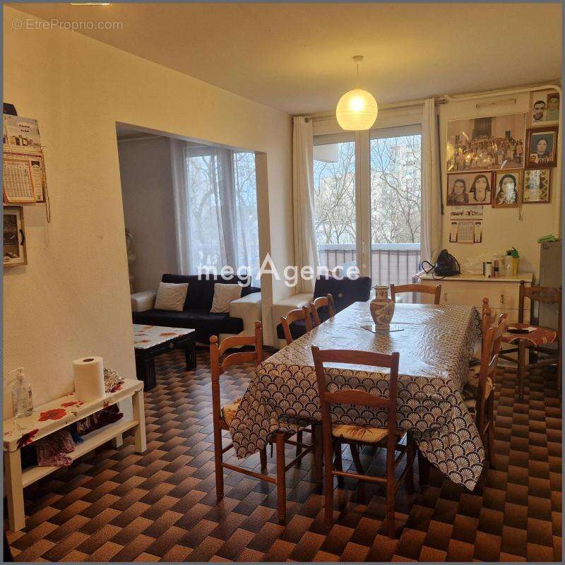 Appartement à VAULX-EN-VELIN