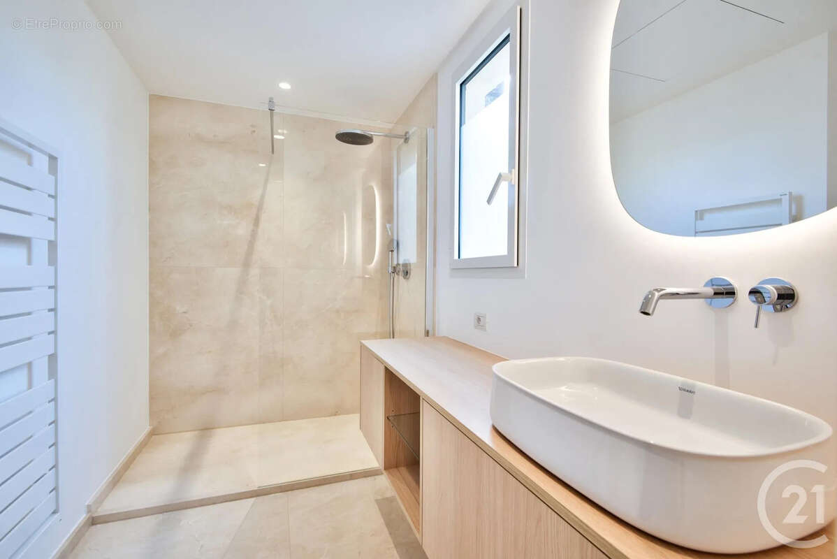 Appartement à BEAULIEU-SUR-MER