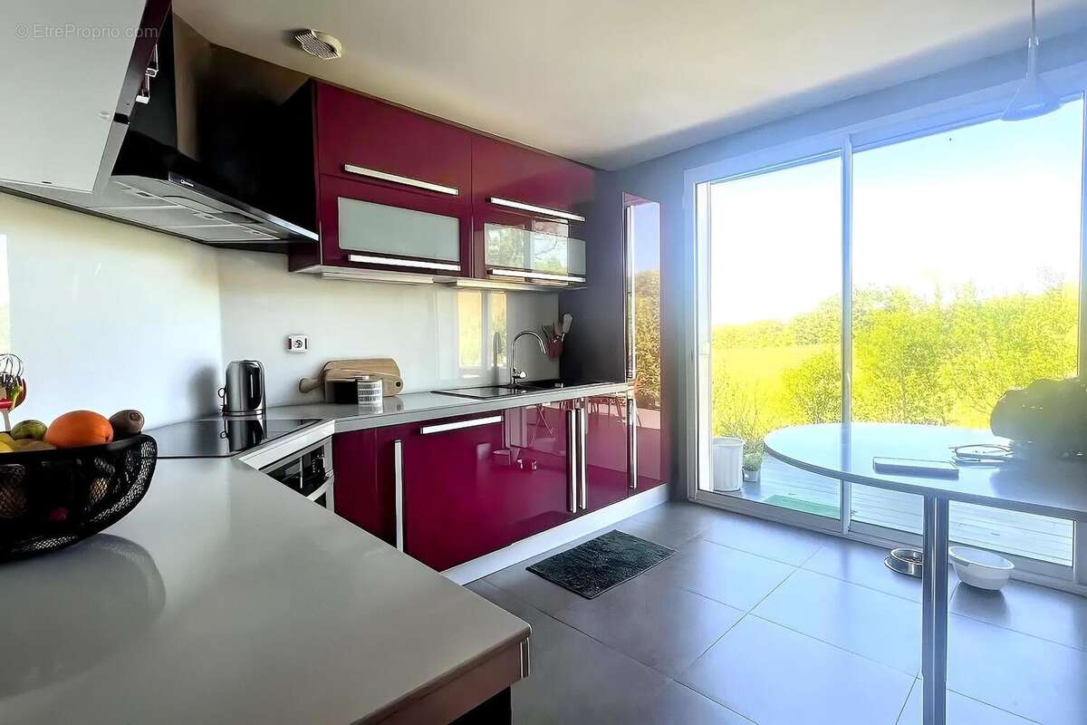 Maison 135 m² à La Tour-De-Salvagny  - photo 9