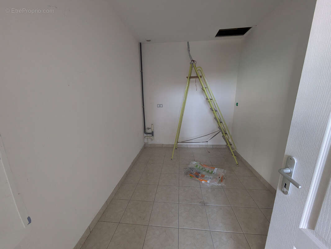 Proche du centre de FEURS, Appartement de 125m2 à vendre. - photo 9