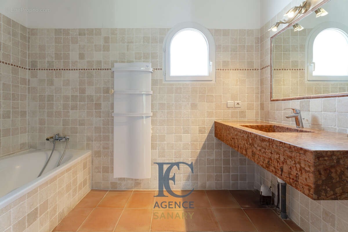 Superbe Maison 210 m2 vue mer au calme - photo 8
