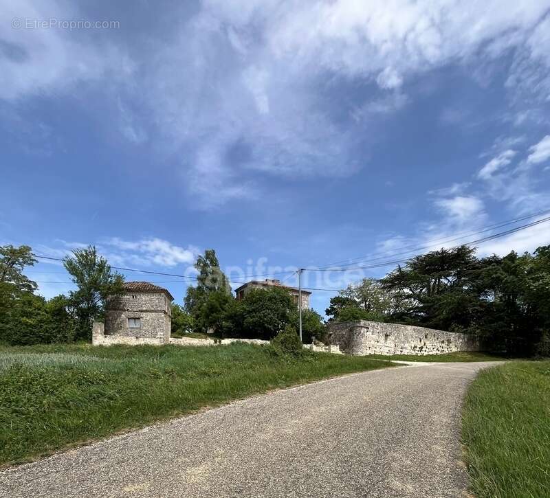 Maison à SAINT-CLAR