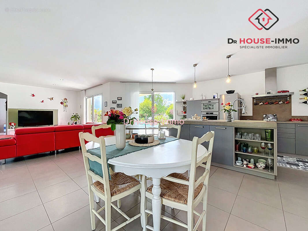 Maison à SAINT-LEON-SUR-L'ISLE