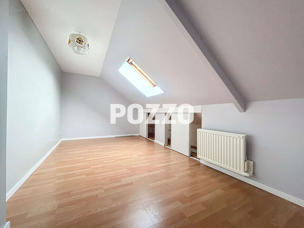 Maison à LE MESNIL-RAOULT