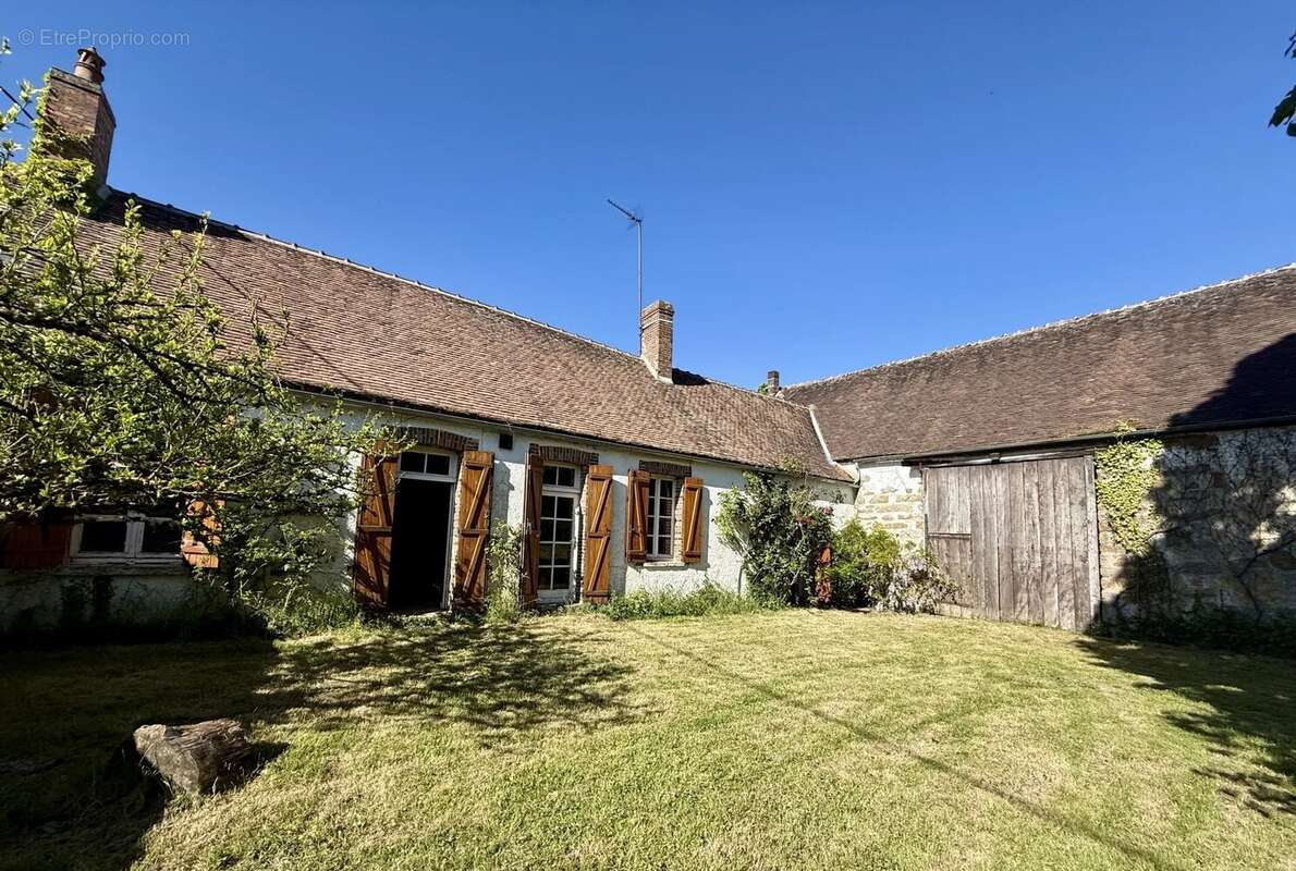 Maison à THORIGNY-SUR-OREUSE