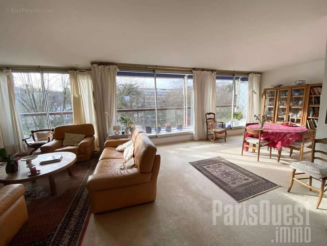 Appartement à VILLE-D'AVRAY