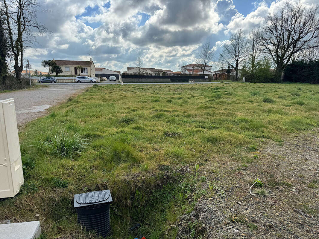 Terrain à L'HERBERGEMENT