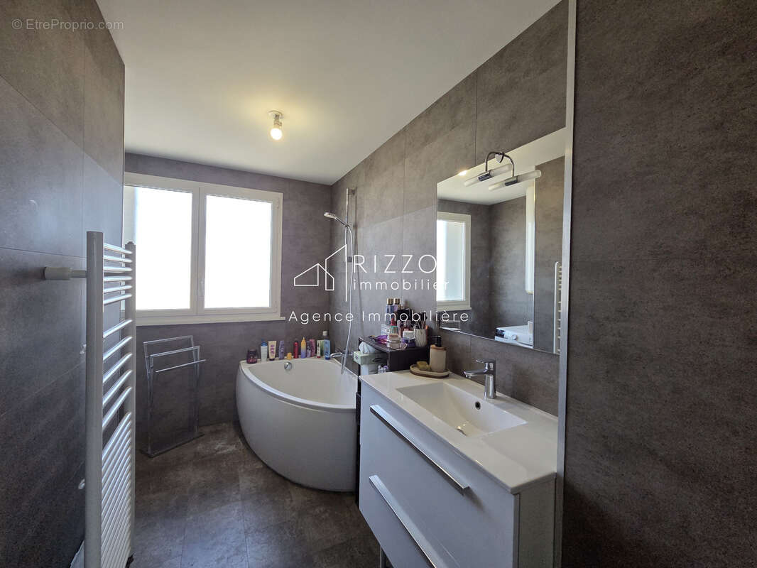 Appartement à MEYTHET