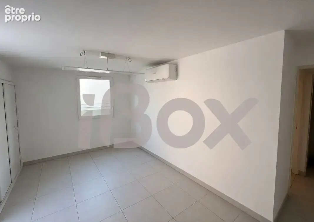 Toulon champ de mars bureaux climatises pmr garage double ascenseur - photo 3