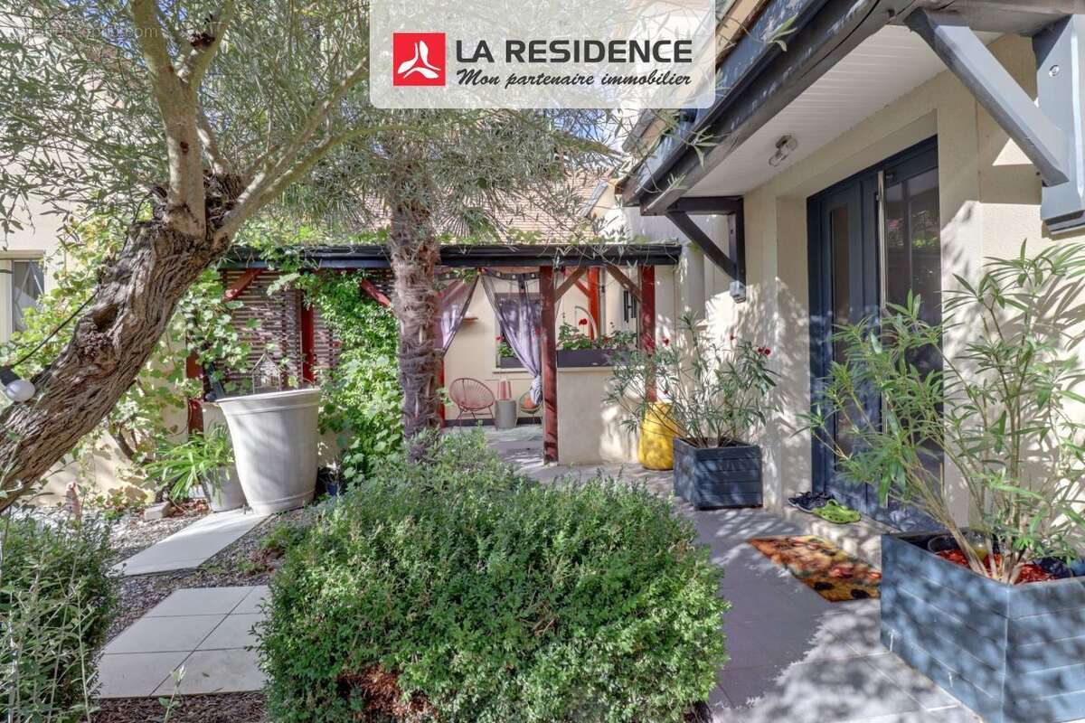 Maison à MONTFORT-L&#039;AMAURY