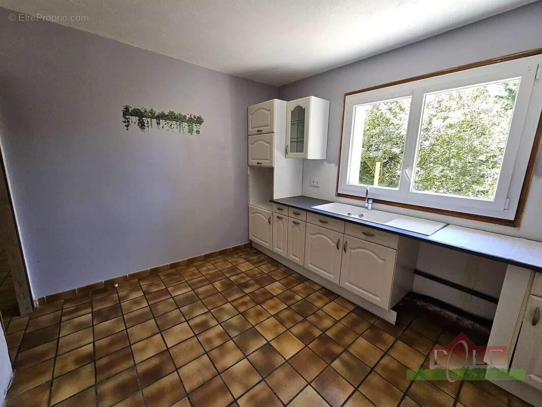 VIENNE, Villa T4 de 104 m² avec terrain de 3000 m² - photo 10