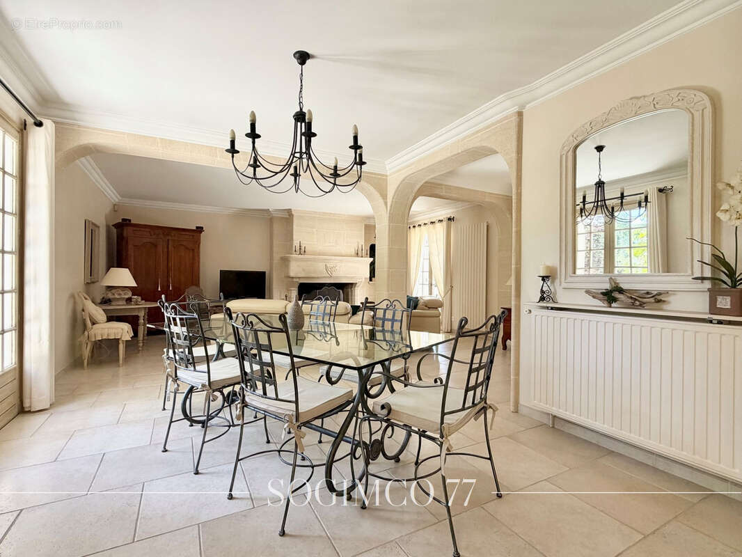 Maison à CLAYE-SOUILLY