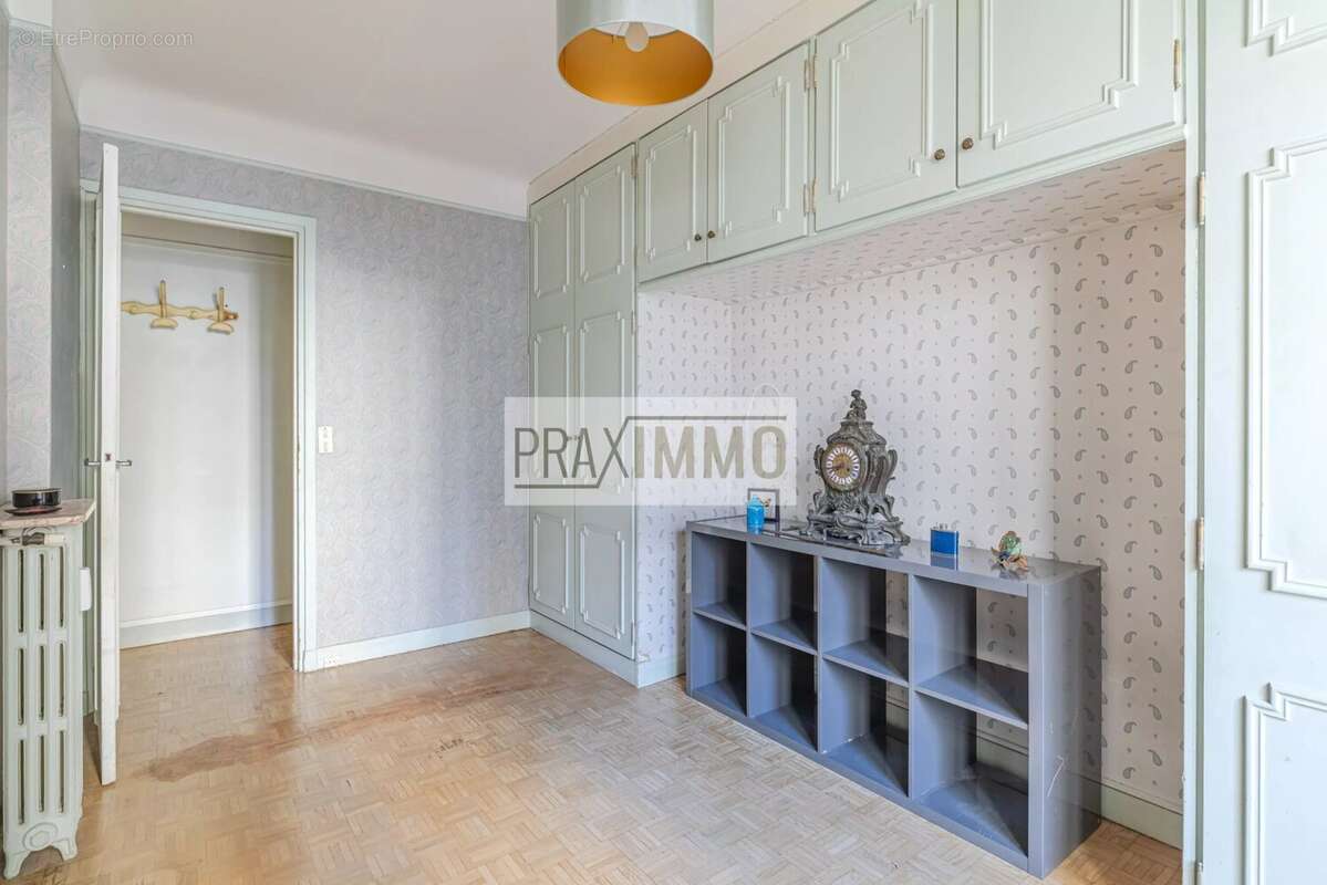 Appartement 73 m² à Paris-16e  - photo 8