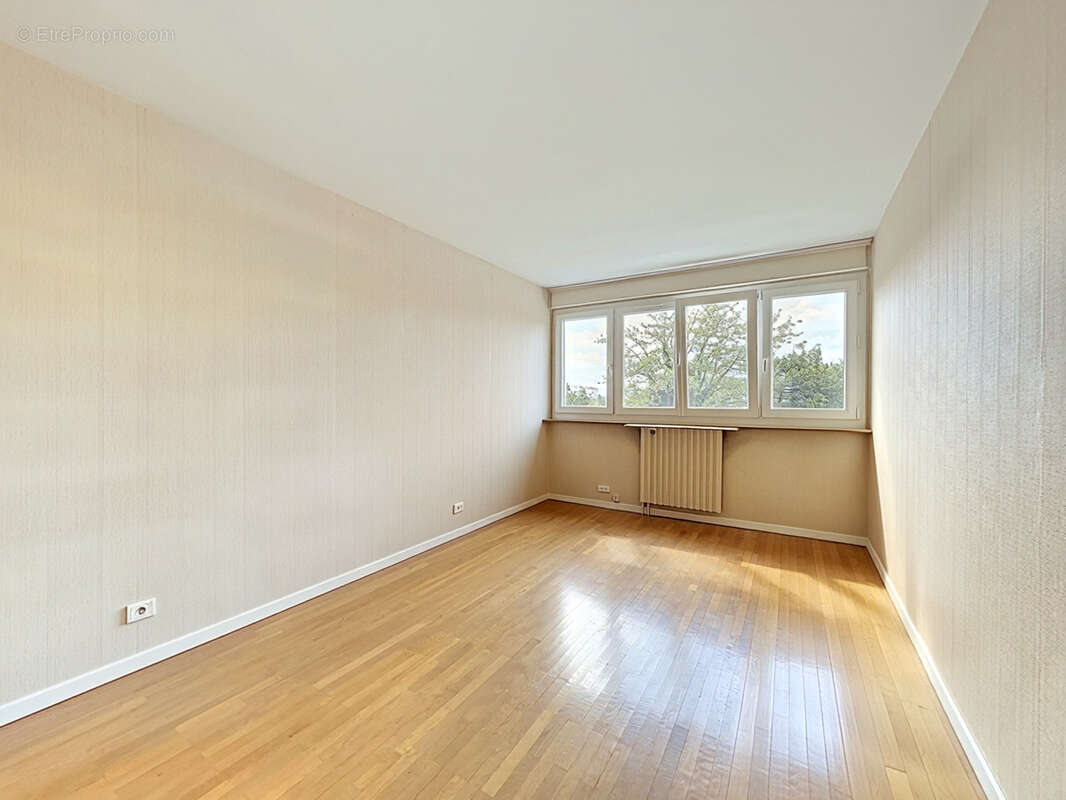 Un appartement aux volumes généreux, idéal pour une vie de famille - photo 5