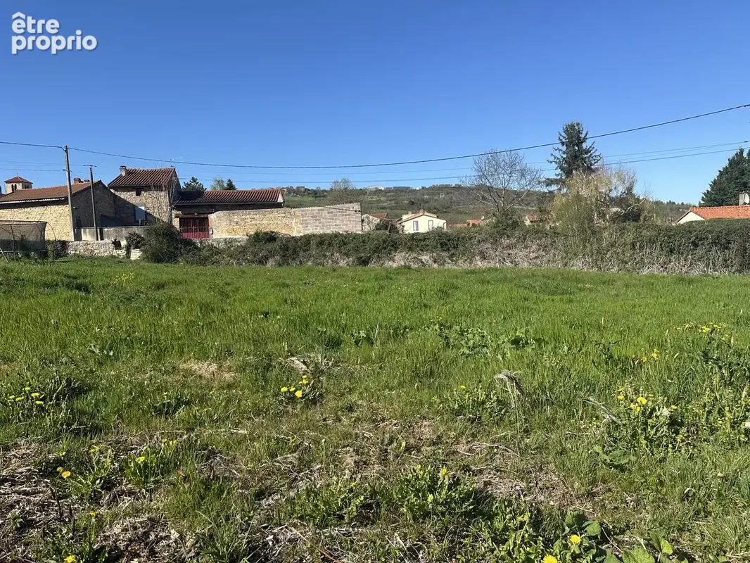 Terrain 1088 m² à Prompsat · 73 900 €