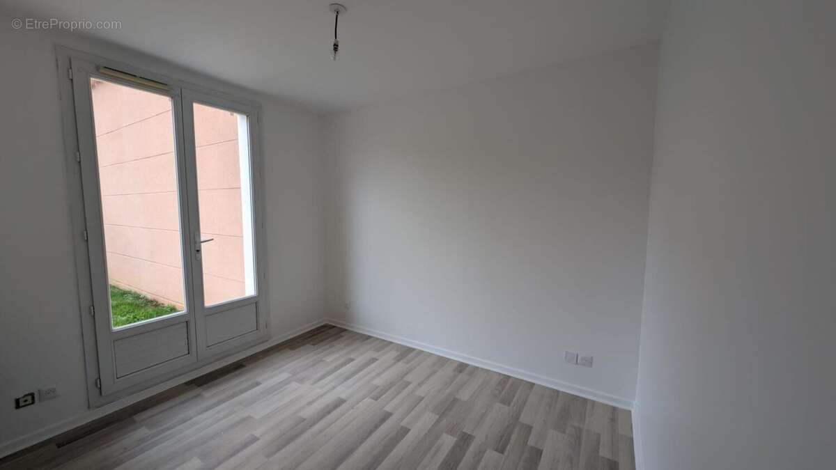 Photo 4 - Appartement à SAINT-DENIS-LES-BOURG