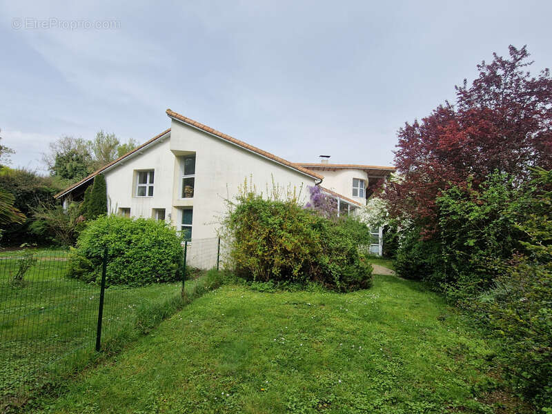 Maison à TONNAY-CHARENTE