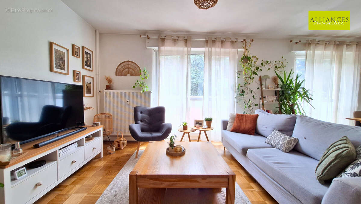 Appartement 3 pièces de 76 m2 Lumineux, chaleureux et idéalement situé ! - photo 2