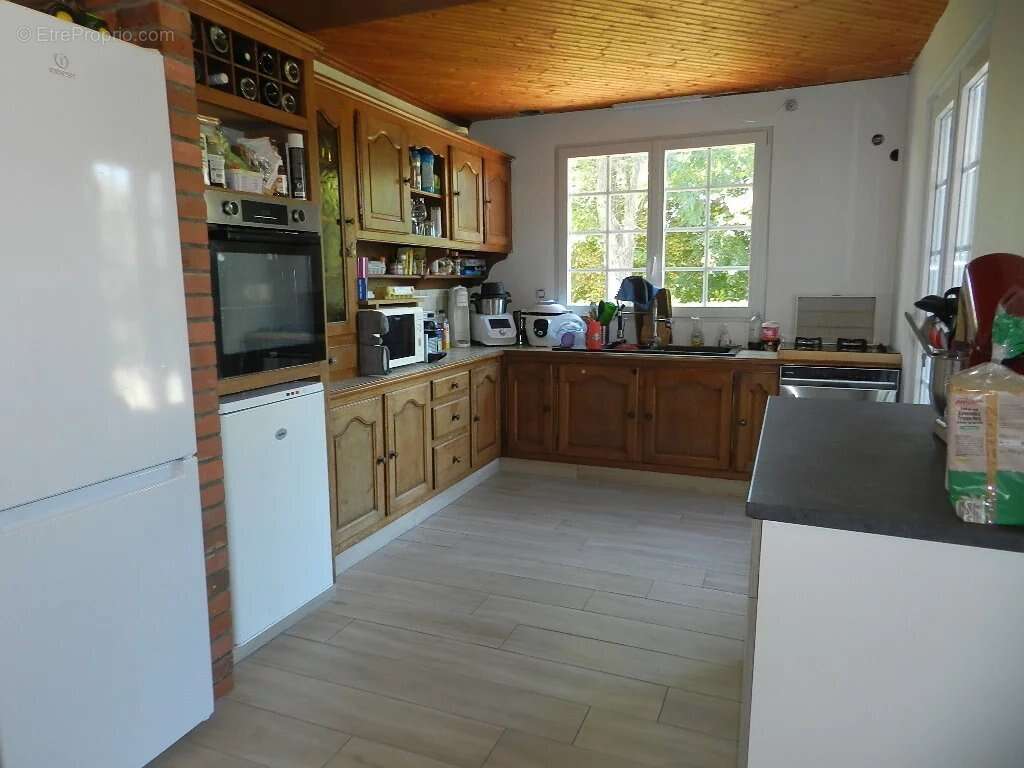 A ETE VENDUE PAR NOS SOINS   .......   BELLE CONTEMPORAINE DE 120 M² HAB, sur Sous-Sol complet et Plus de 1 350 m² de Terrain. - photo 9