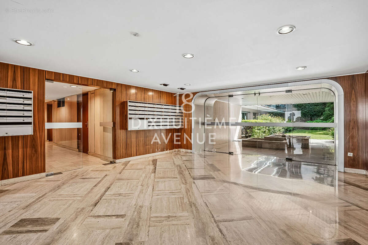 Rue Fabre d'Eglantine-24m² - photo 5