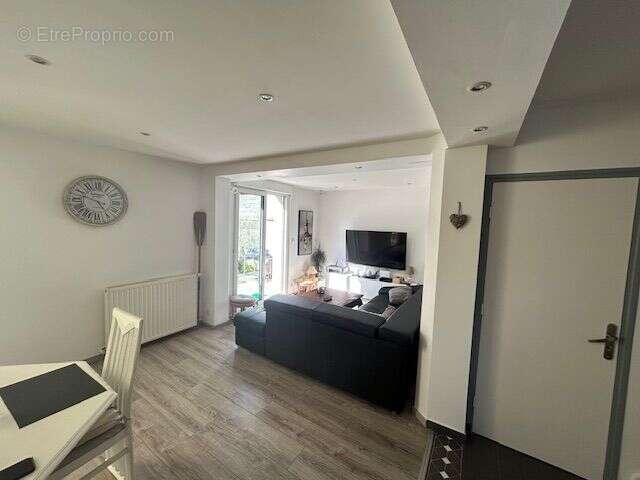 Maison à SAINT-MARTIN-DES-CHAMPS