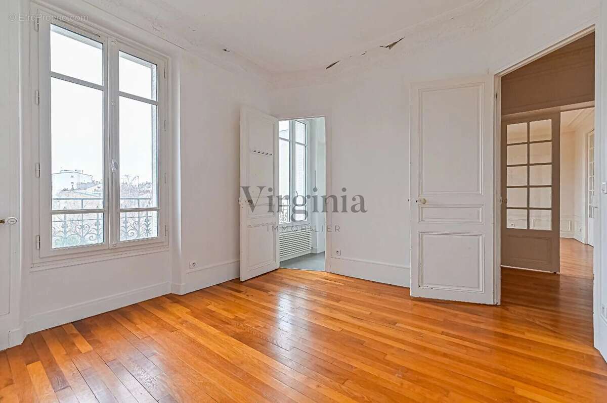 Appartement à CHARENTON-LE-PONT